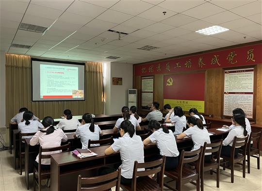 天行app最新版下载组织参加疫情常态化下建筑企业经营管理风险管控培训